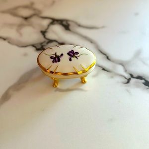 Karlsbader Bavaria ceramic Porcelain footed trinket box with gold trim